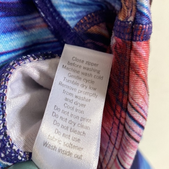 Athleta Chaturanga Cropped Capri Leggings, Multicolor, Size XL - Picture 9 of 15